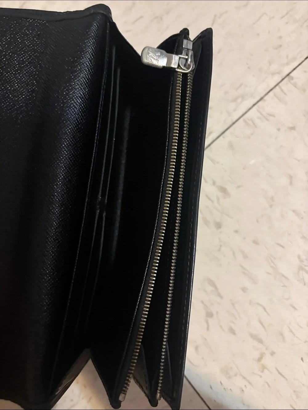 Auth Louis Vuitton Epi Black Leather Wallet